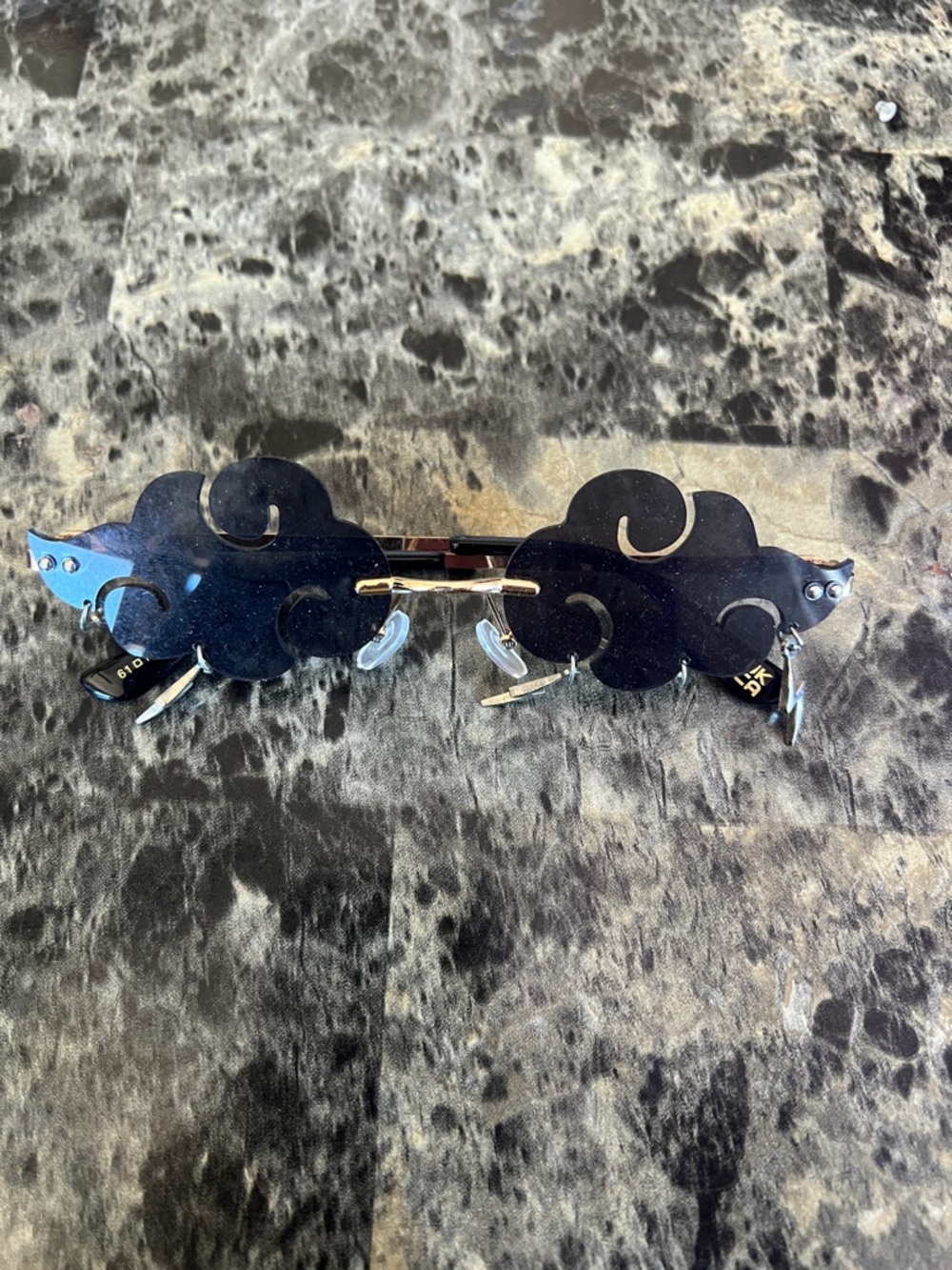 Unique Cloud Rimless Sunglasses in Black